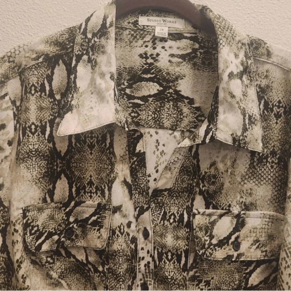 Studio Works Men's Monochrome Snake Print Shirt Jacket - Picture 3 of 9